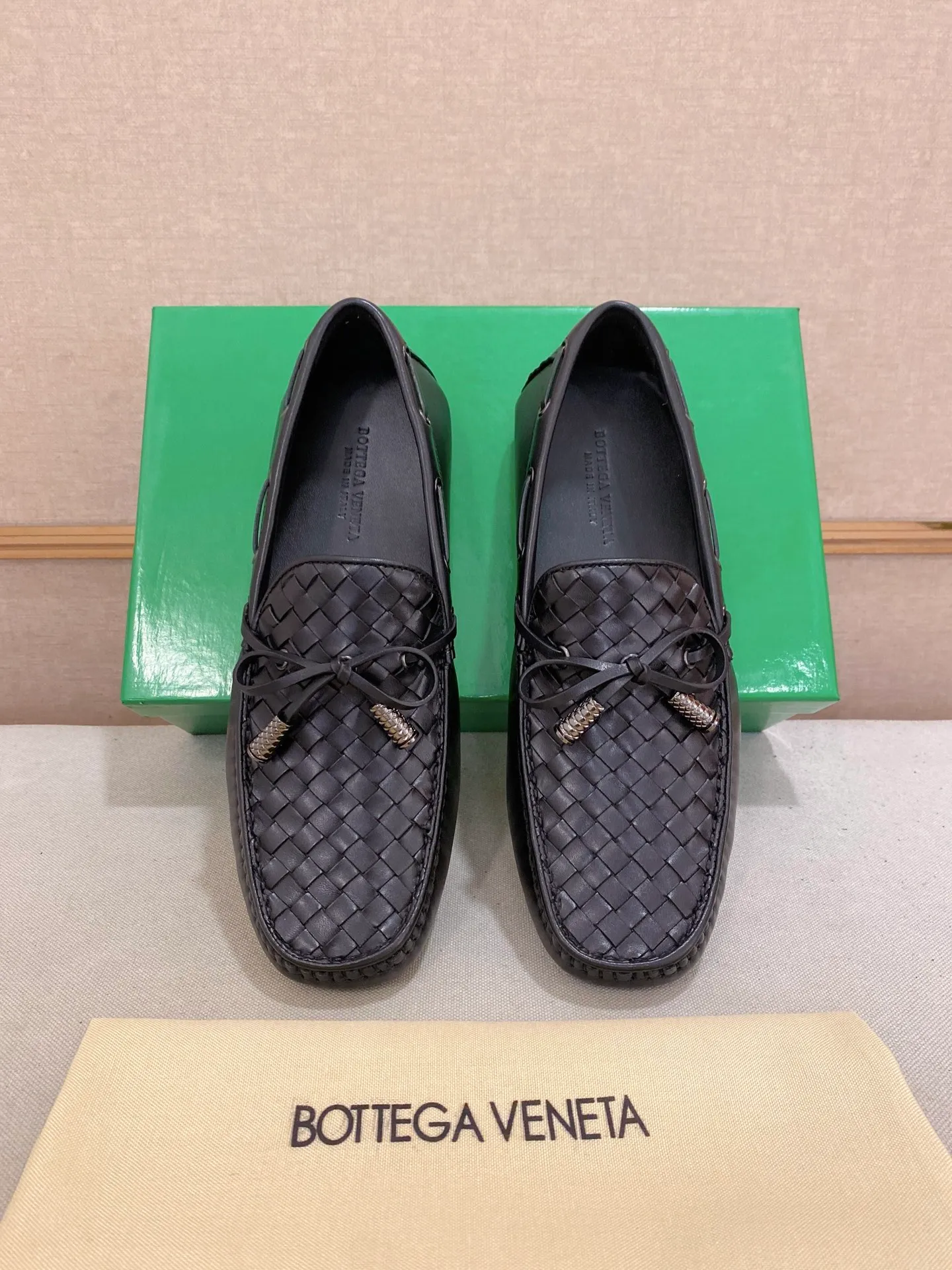 Men's shoes 💰 400💰 (Niu Li + Niu Pad) [BV] latest hot style‼ ️Casual men's shoes, uppers imported first-layer cowhide ➕Full imported cowhide lining✔️Exquisite workmanship, excellent foot feel, special rubber soles✔️, cool and fashionable, the latest fashion, fashionable outsole, hurry up. Code number: 38-44 (can be customized to 37.45, non-refundable)